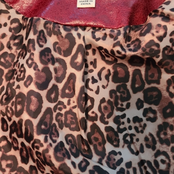 Red Faux Leather Jacket w Leopard on inside Jonathan PUl Richard HP 8xπ₯π₯ - Picture 6 of 7